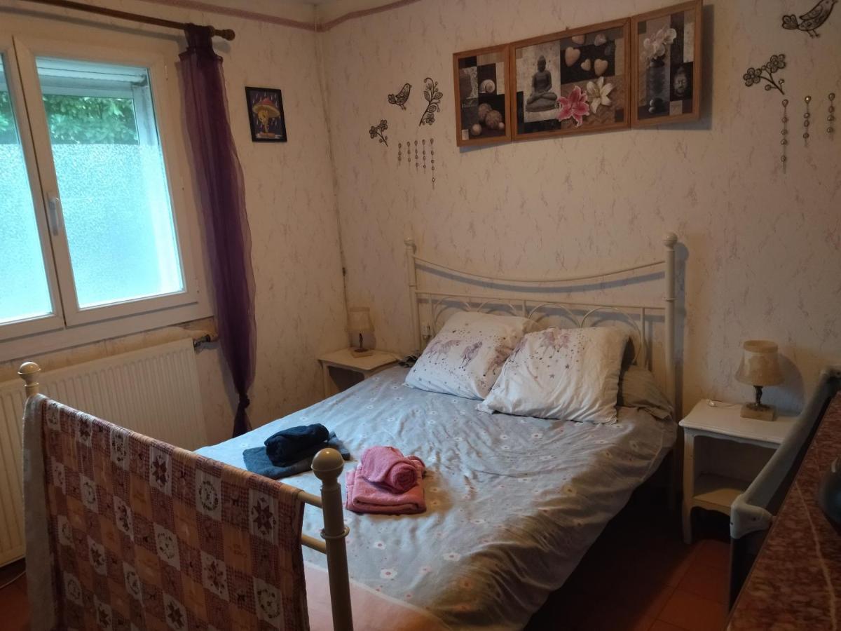 F1 Chambre Et Cuisine Reynes Екстер'єр фото